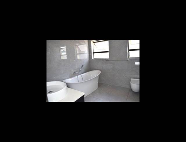 4 BEDROOM HOUSE FOR SALE IN HELDERWYK